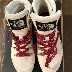 The North Face Women's Lace Up Boots - White and Red